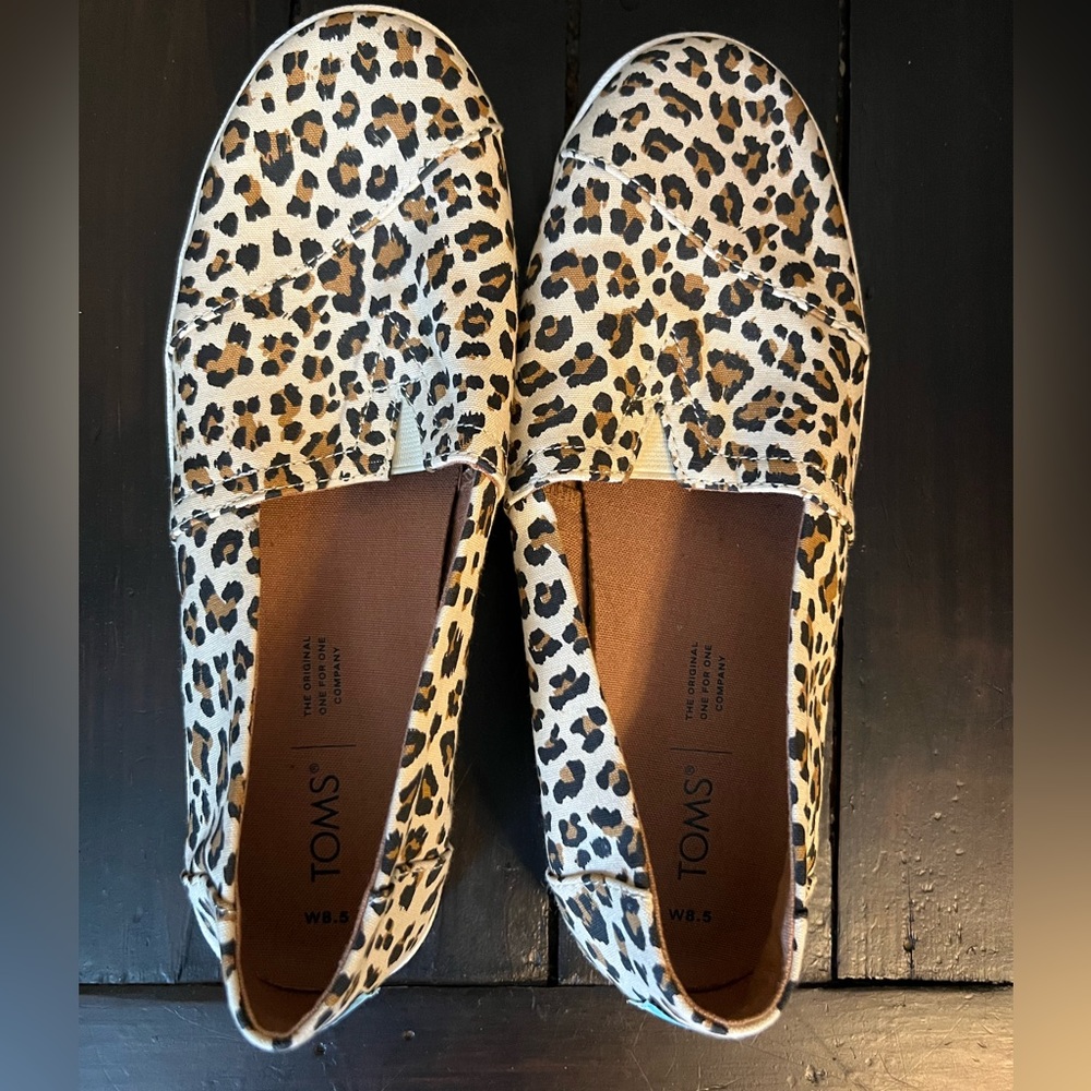 Women’s Toms Slide Ons